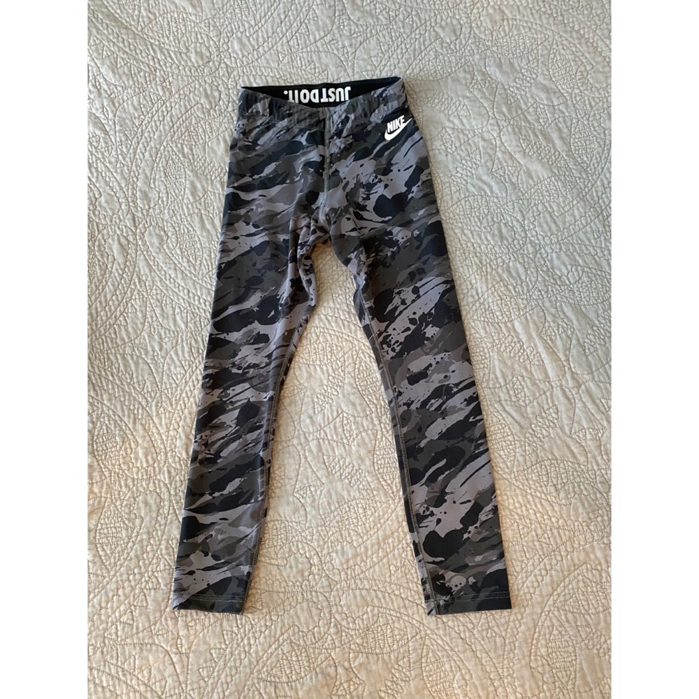 Nike Gray Camo Leggings S